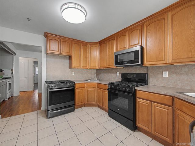 9 Elm Street 201, Spring Valley, NY 10977