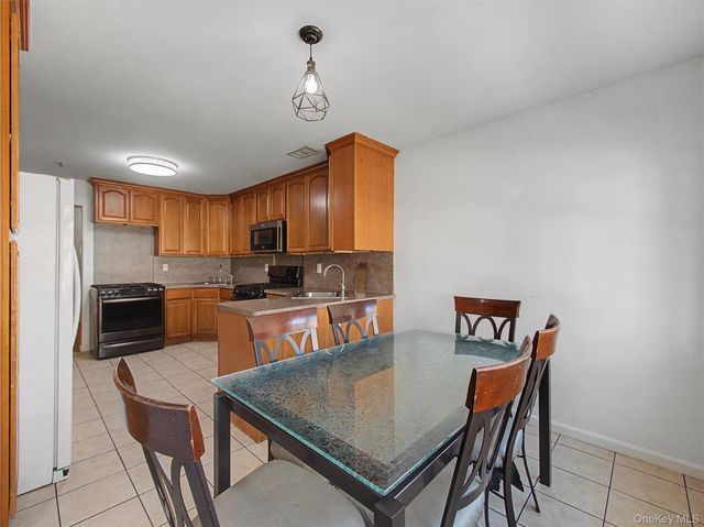 9 Elm Street 201, Spring Valley, NY 10977