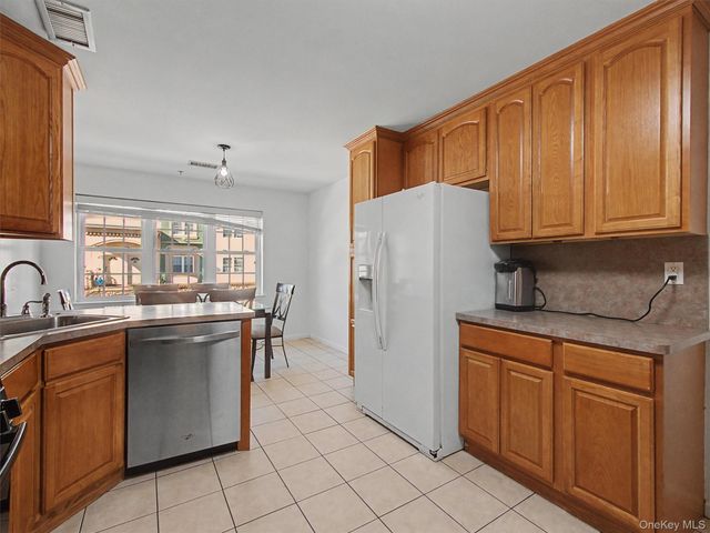 9 Elm Street 201, Spring Valley, NY 10977