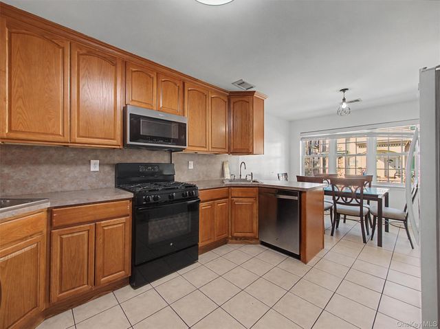 9 Elm Street 201, Spring Valley, NY 10977