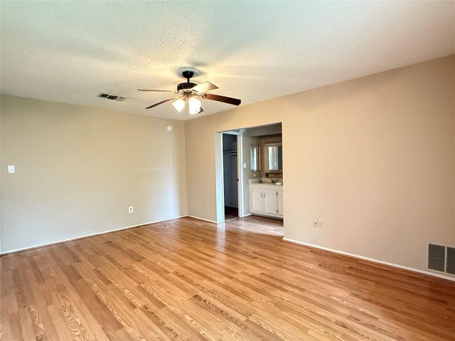 16439 Hickory Knoll Drive, Houston, TX 77059