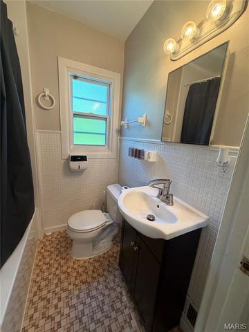 3627 Marshall Avenue, St John, MO 63114