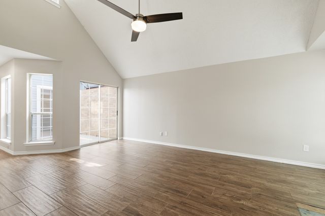 2927 S Bend Drive, Dallas, TX 75229