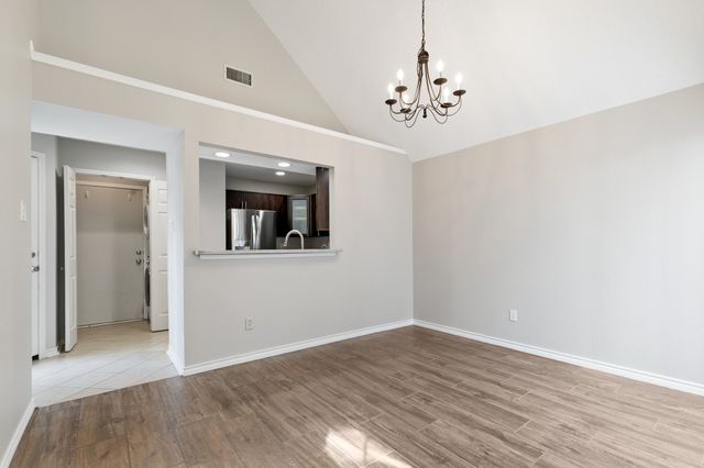 2927 S Bend Drive, Dallas, TX 75229