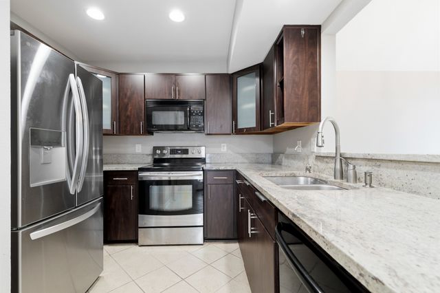 2927 S Bend Drive, Dallas, TX 75229