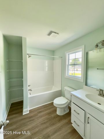 4371 W West Pine Street A, Farmville, NC 27828