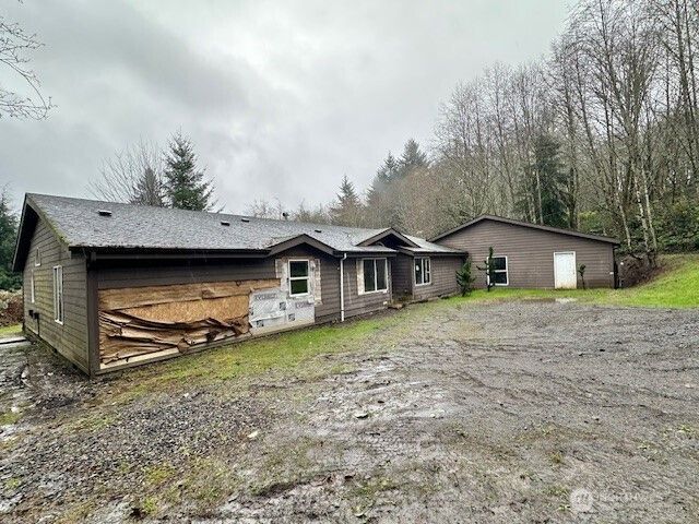 210 Pilgrim Road, Castle Rock, WA 98611