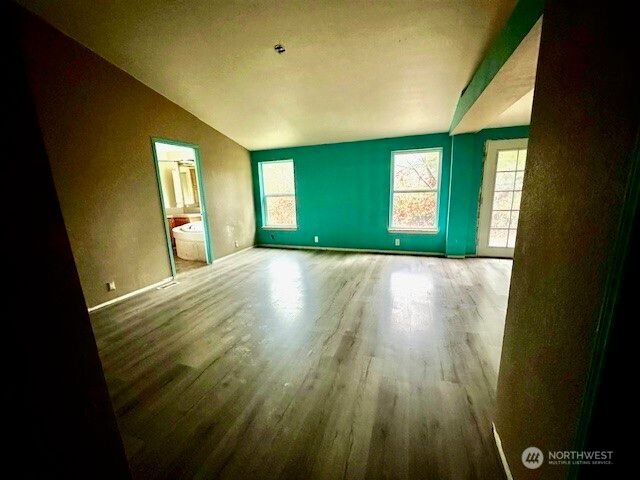 210 Pilgrim Road, Castle Rock, WA 98611