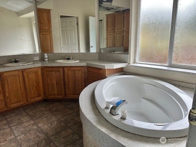 210 Pilgrim Road, Castle Rock, WA 98611