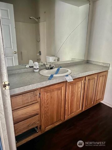 210 Pilgrim Road, Castle Rock, WA 98611