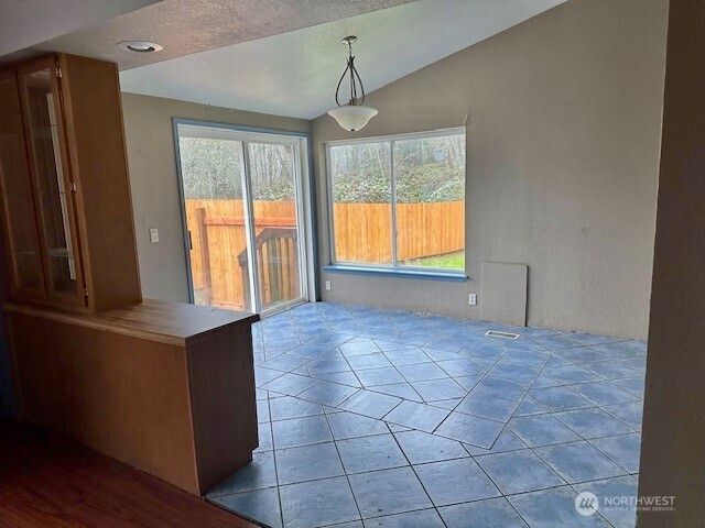 210 Pilgrim Road, Castle Rock, WA 98611