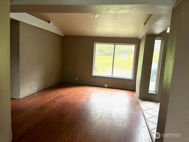 210 Pilgrim Road, Castle Rock, WA 98611