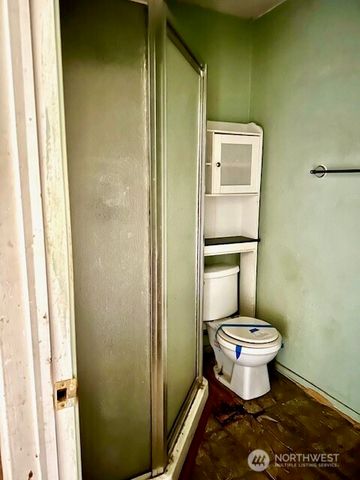 210 Pilgrim Road, Castle Rock, WA 98611