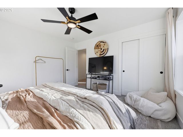 14252 HILLOCK Ln, Oregon City, OR 97045