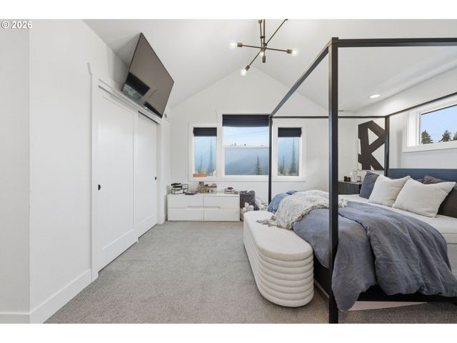 14252 HILLOCK Ln, Oregon City, OR 97045