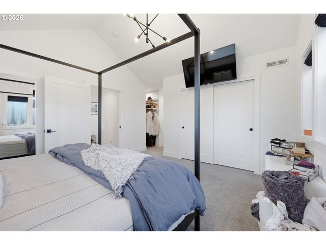 14252 HILLOCK Ln, Oregon City, OR 97045