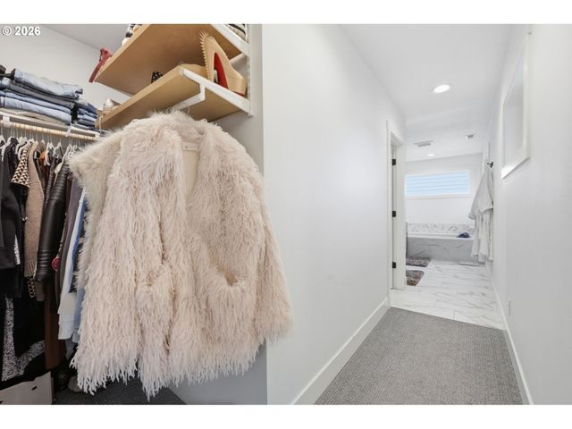 14252 HILLOCK Ln, Oregon City, OR 97045