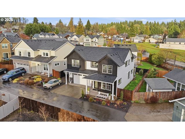 14252 HILLOCK Ln, Oregon City, OR 97045