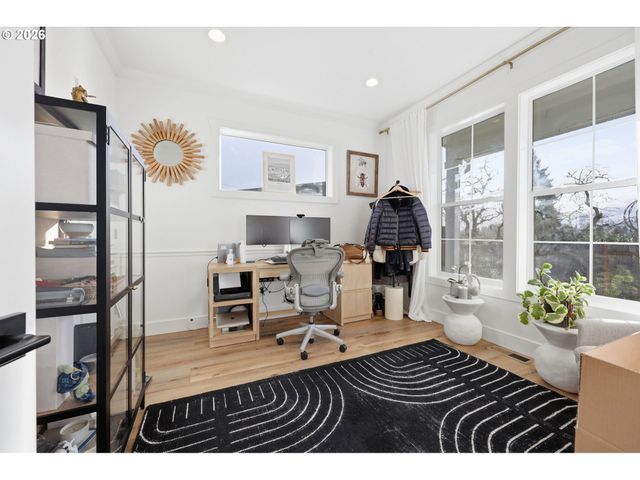 14252 HILLOCK Ln, Oregon City, OR 97045