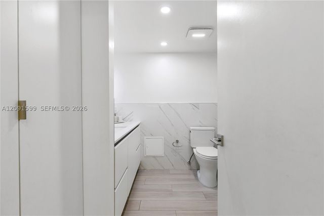 2301 Collins Ave 318, Miami Beach, FL 33139