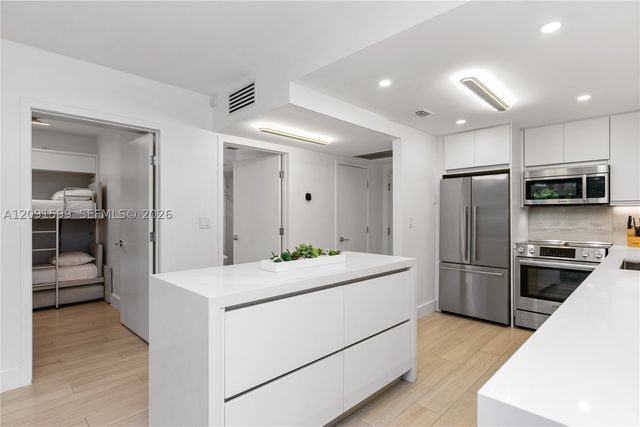 2301 Collins Ave 318, Miami Beach, FL 33139