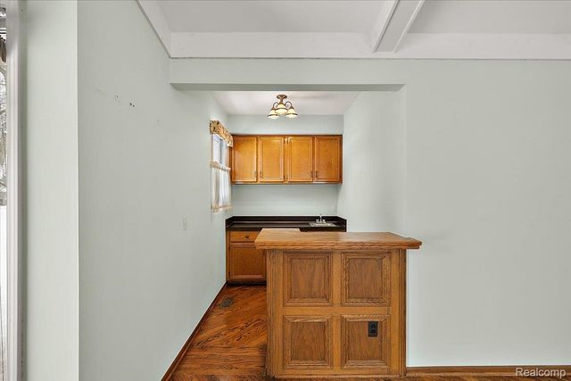 2291 Red Maple Drive, Troy, MI 48098