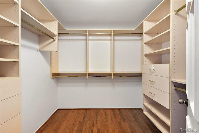 2291 Red Maple Drive, Troy, MI 48098