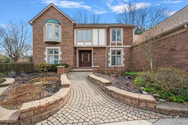 2291 Red Maple Drive, Troy, MI 48098