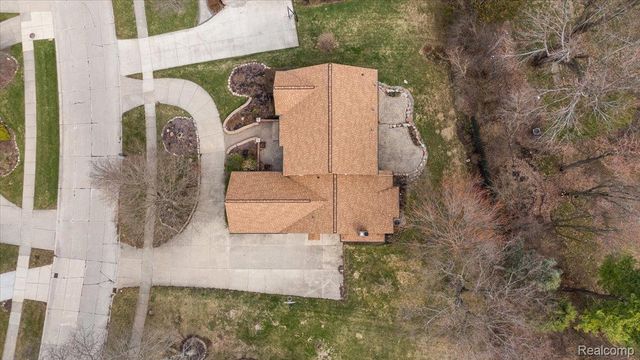 2291 Red Maple Drive, Troy, MI 48098