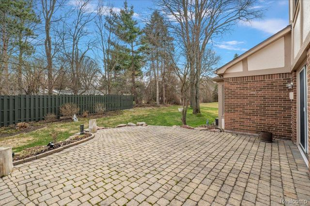 2291 Red Maple Drive, Troy, MI 48098