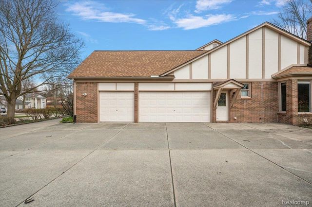 2291 Red Maple Drive, Troy, MI 48098