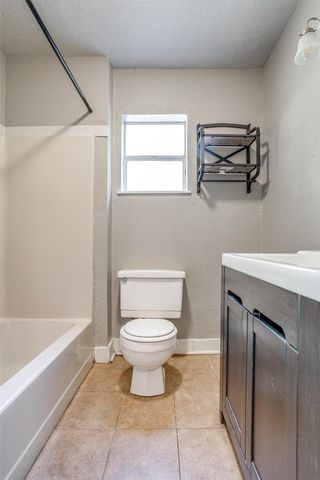410 W Baylor Street, Weatherford, TX 76086
