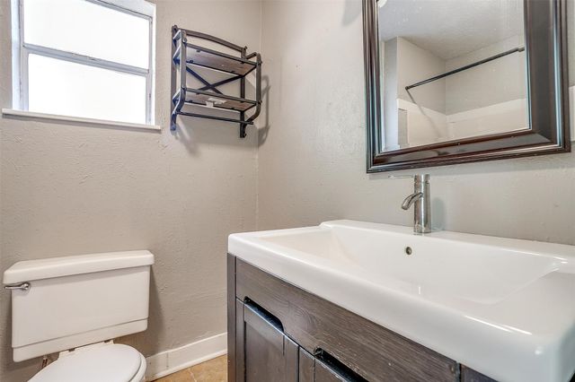 410 W Baylor Street, Weatherford, TX 76086