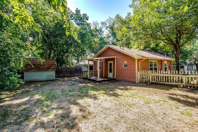 410 W Baylor Street, Weatherford, TX 76086