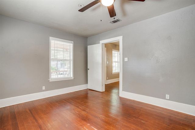 410 W Baylor Street, Weatherford, TX 76086