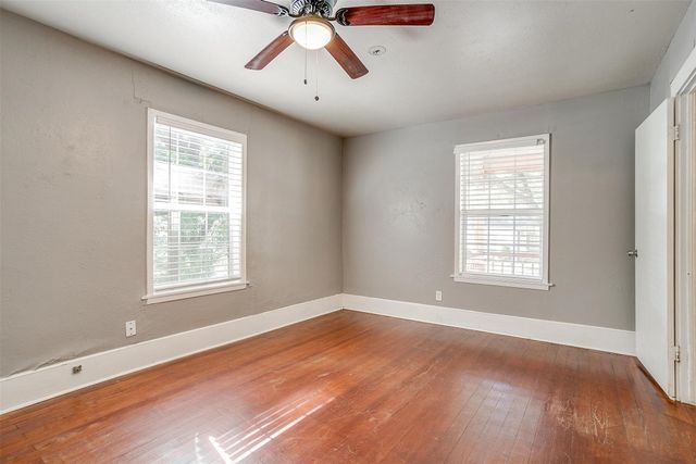 410 W Baylor Street, Weatherford, TX 76086