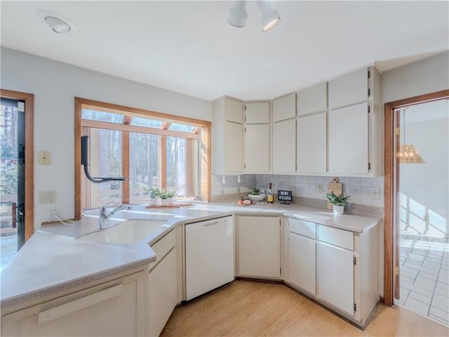 3053 Pointe Court, Snellville, GA 30039