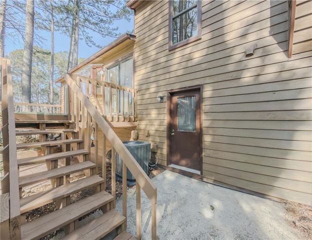 3053 Pointe Court, Snellville, GA 30039