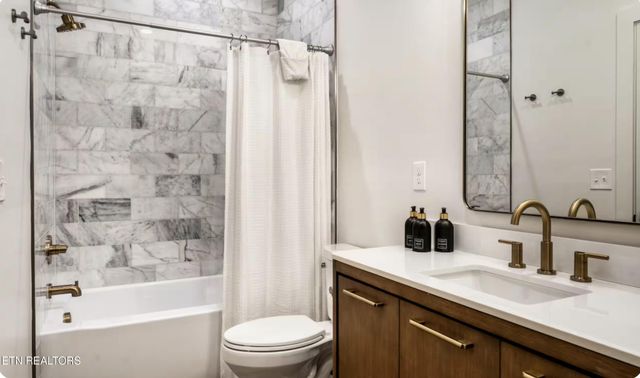 829 Wiley Oakley Drive, Gatlinburg, TN 37738
