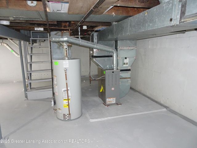 328 W Greenlawn Avenue, Lansing, MI 48910