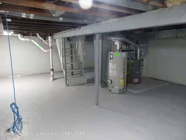 328 W Greenlawn Avenue, Lansing, MI 48910