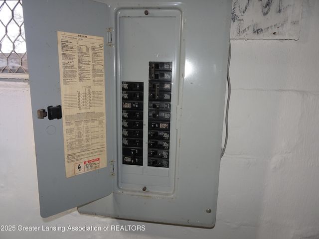 328 W Greenlawn Avenue, Lansing, MI 48910