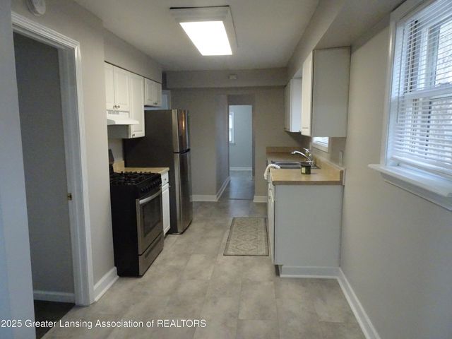 328 W Greenlawn Avenue, Lansing, MI 48910