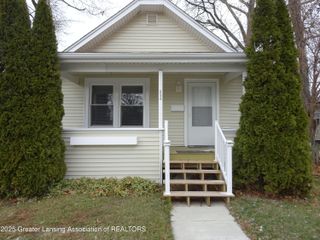 328 W Greenlawn Avenue, Lansing, MI 48910