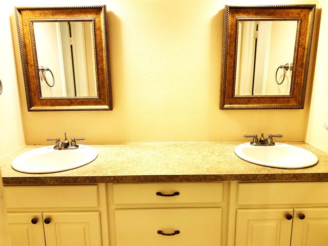 8303 Autumn Willow Drive, Tomball, TX 77375