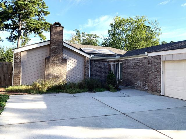 8303 Autumn Willow Drive, Tomball, TX 77375