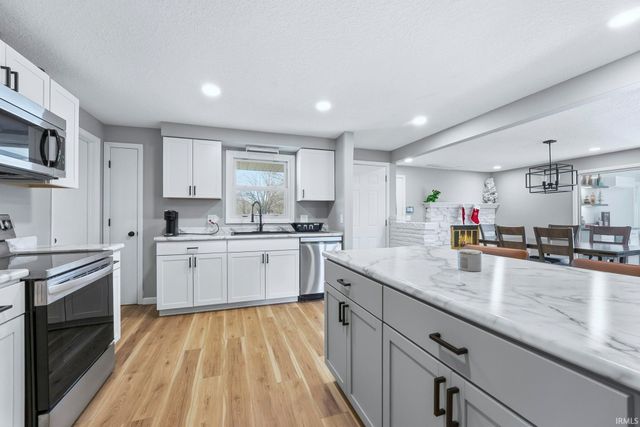 4837 Belvidere Drive, Fort Wayne, IN 46835