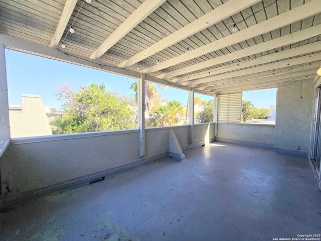 3103 Eisenhauer Rd Apt J3, San Antonio, TX 78209