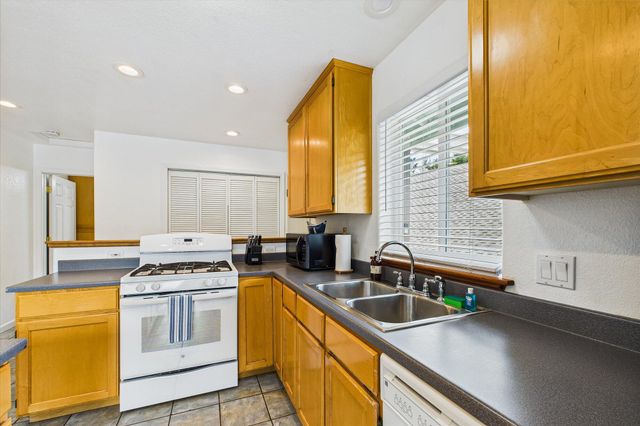 8989 Shelter Cove Road, Shelter Cove, CA 95589