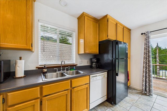 8989 Shelter Cove Road, Shelter Cove, CA 95589